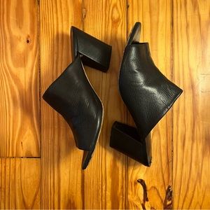 Vince black leather mule